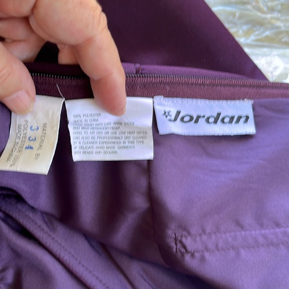 NWOT Jordan Maxi Evening Gown- Purple satin/rhinestone straps/ shawl Sz 6 - Picture 8 of 11